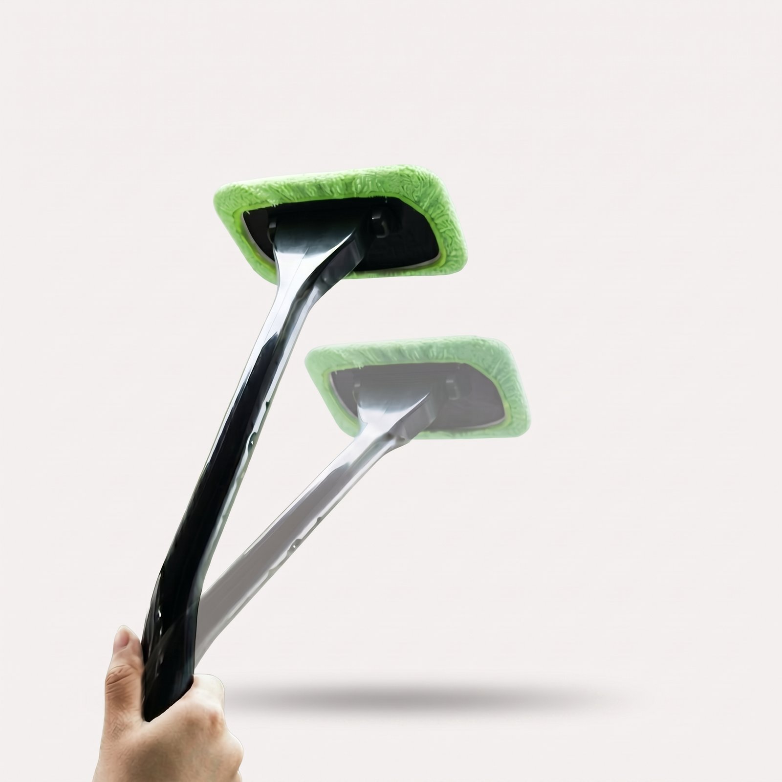 31573_enhanced_background.png Autofensterbürste mit ergonomischem Griff und einfachem Zugang zu Ecken und Kanten für Innenscheiben